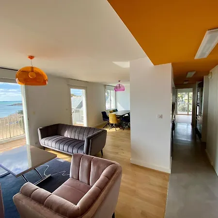 In Mit Grossem Balkon Und Meerblick By Interhome * بورنيشّيه