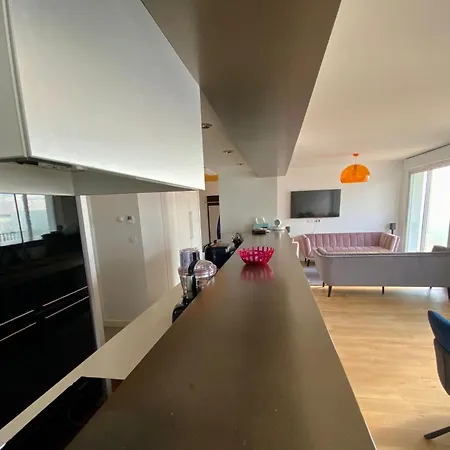 In Mit Grossem Balkon Und Meerblick By Interhome بورنيشّيه