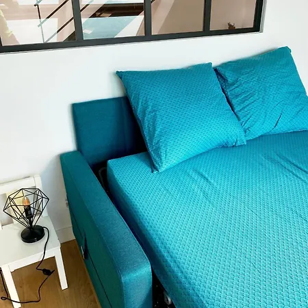In Mit Grossem Balkon Und Meerblick By Interhome شقة بورنيشّيه