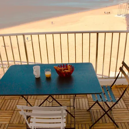 In Mit Grossem Balkon Und Meerblick By Interhome شقة بورنيشّيه